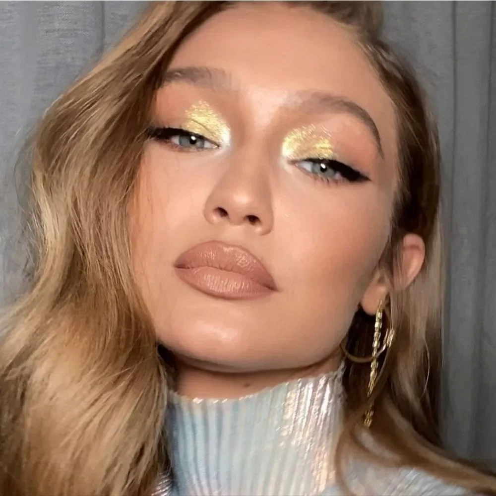 MAC Paint Pot in Born To Beam Paint Pot Eyeliner/Eyeshadow (Golden Shimmer)